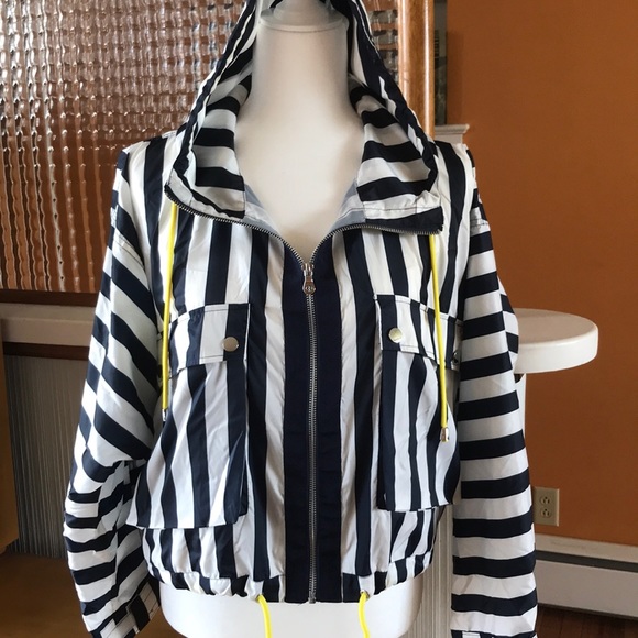 Zara Jackets & Blazers - NWOT Zara Basics Windbreaker